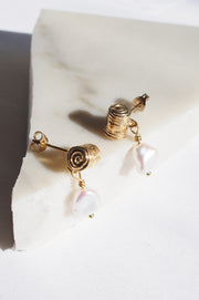 Mini Spirals With Pearl - Gold - Caughley